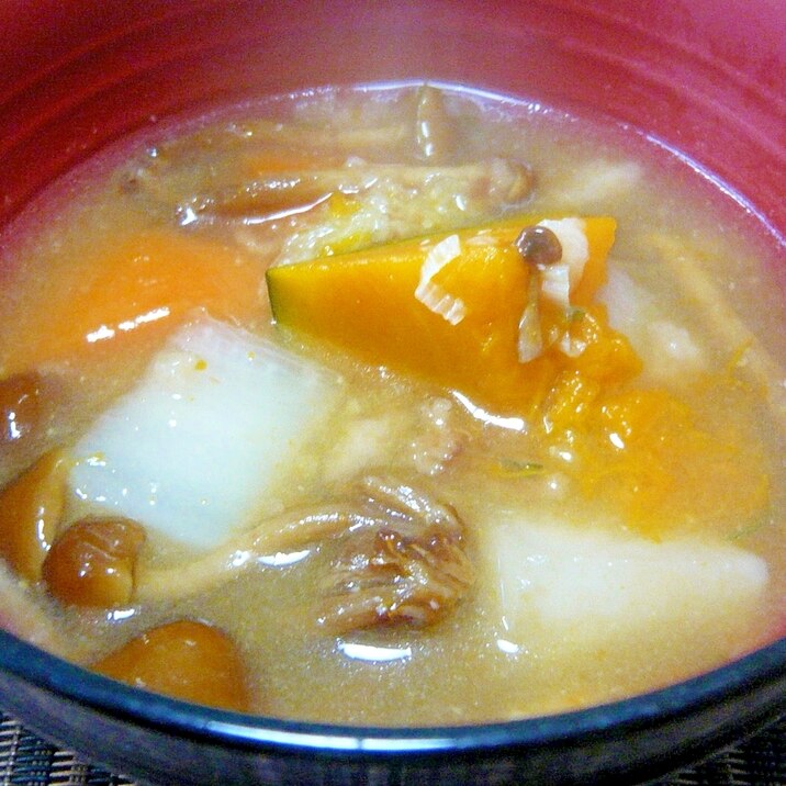 ♥ ごろっとかぼちゃ&根菜&なめこのお味噌汁 ♥